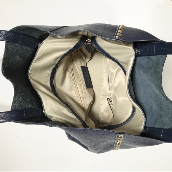 Danielle Stevens Vincenza Navy Leather Tote Bag - Picture 4 of 8